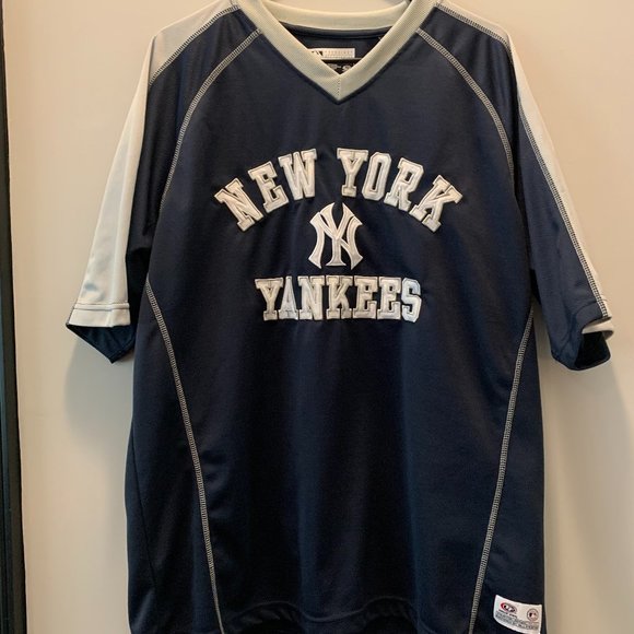 New York Yankees Embroidered Shirt - Picture 1 of 3